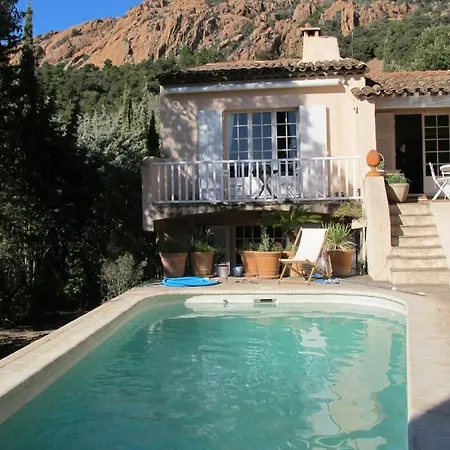 Villa 3 Chambres Avec Piscine Au Calme *