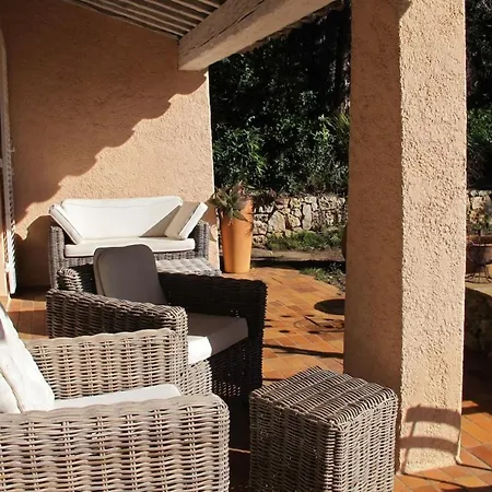Villa 3 Chambres Avec Piscine Au Calme *