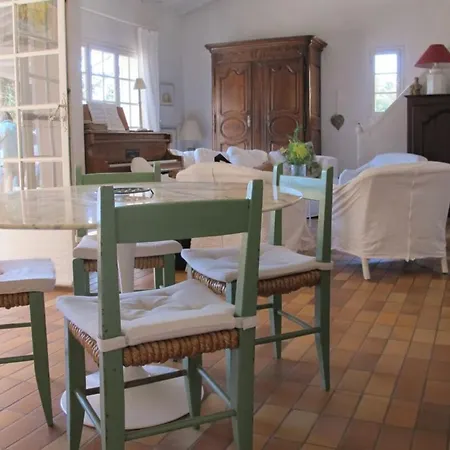 3 Chambres Avec Piscine Au Calme