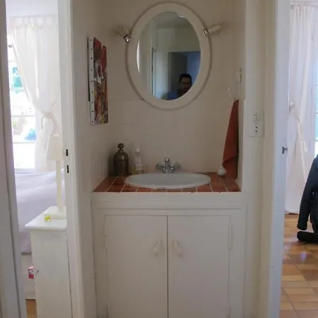 Villa 3 Chambres Avec Piscine Au Calme *